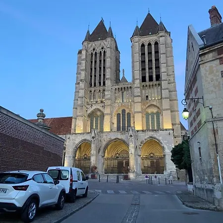 Agreable Maison De Ville Hyper Centre Cathedrale Noyon Exterior photo